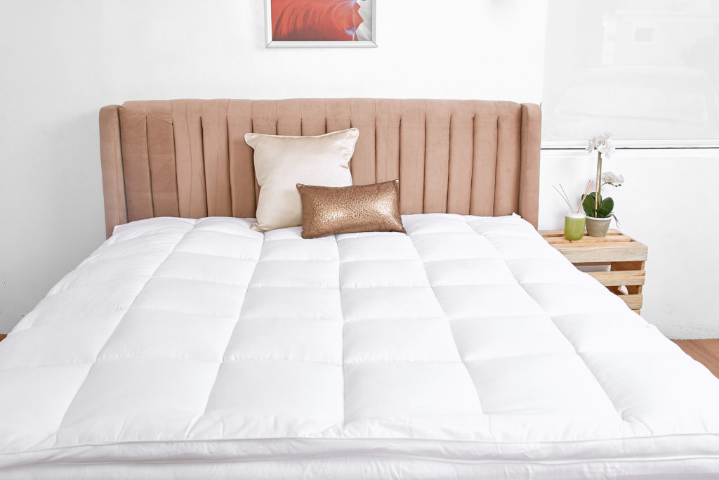 cheer collection luxury down alternative mattress topper white